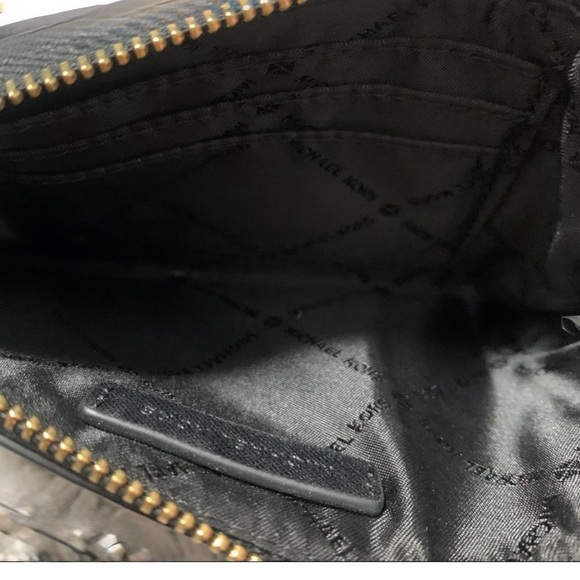 Michael Kors Black Wristlet - New Without Tags - Picture 4 of 4
